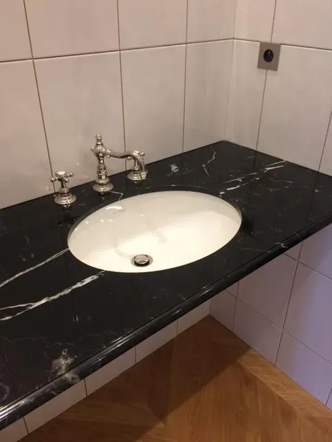 salle de bain marbre à Vigneux-sur-Seine